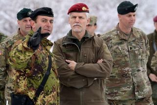 Ukrajinský velitel nešetřil své krajany v ČR: „Pokud v nich koluje kozácká krev, mají bojovat,“ sdělil při návštěvě Petra Pavla